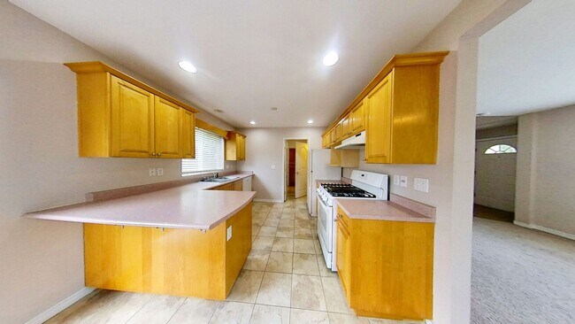Building Photo - RENT SPECIAL! $500 OFF OF FIRST MONTH! 3 Bedroom, 2.5 Bath in the Cordata/Meridian Area!
