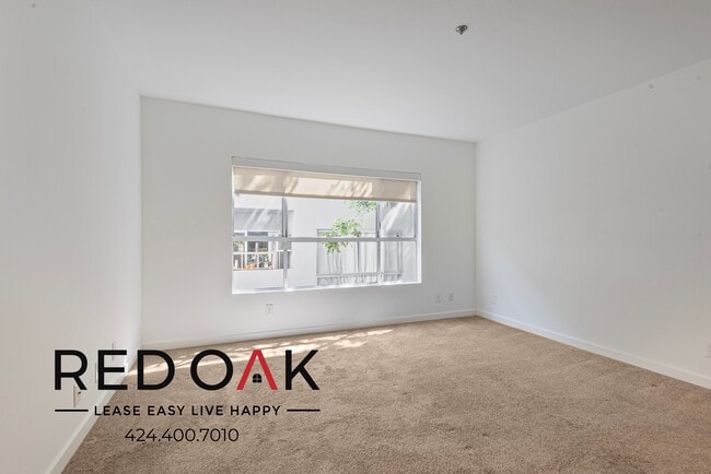 Building Photo - Incredible Three Bedroom with Central Heat...