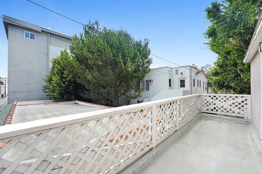 Building Photo - 9965 Durant Dr