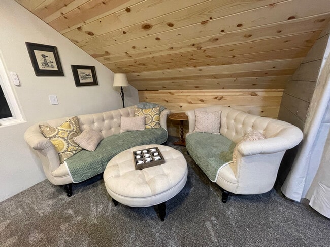 Building Photo - 1275 WY-50