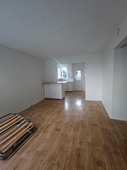 Building Photo - 3501 Ocean Front Walk