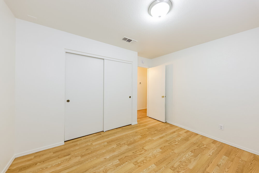 Building Photo - 2217 E Kelton Ln