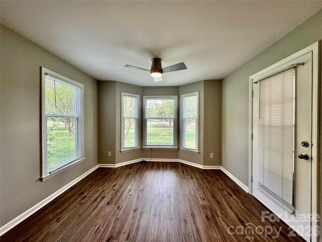 Building Photo - 10240 Rose Meadow Ln