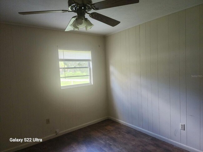 Building Photo - 1817 Los Pinos Rd