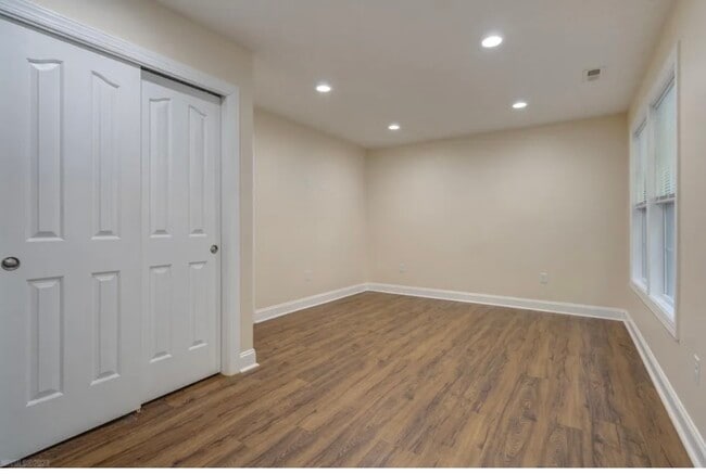 Building Photo - 435 Pin Oak Dr NW