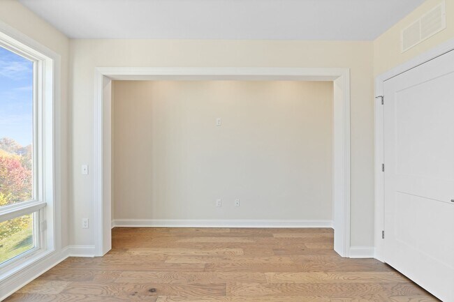Building Photo - 5233 Highpointe Lakes Dr