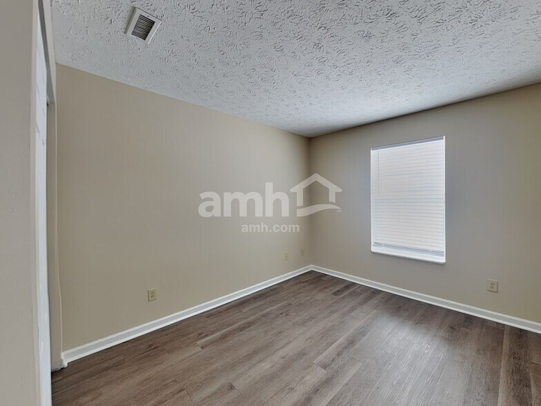 Building Photo - 9013 Scoter Ct