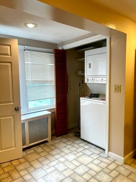 Building Photo - 39 Beach St