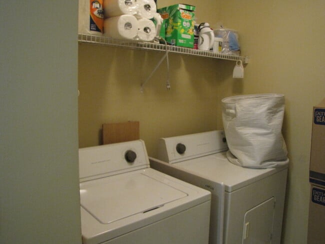 Building Photo - 8 Evanwald Ct