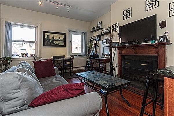 Building Photo - 521 Beacon St