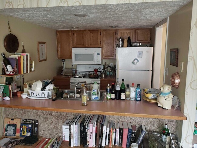 Building Photo - 1206 S College Mall Rd