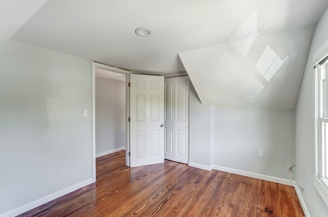 Building Photo - 3627 Zinsle Ave