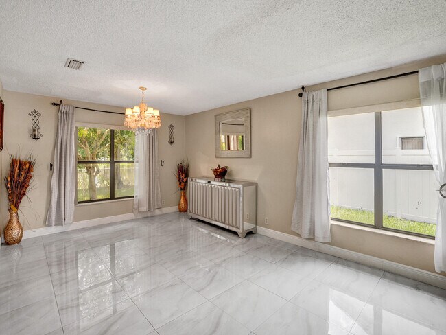 Building Photo - 9610 Dunhill Dr