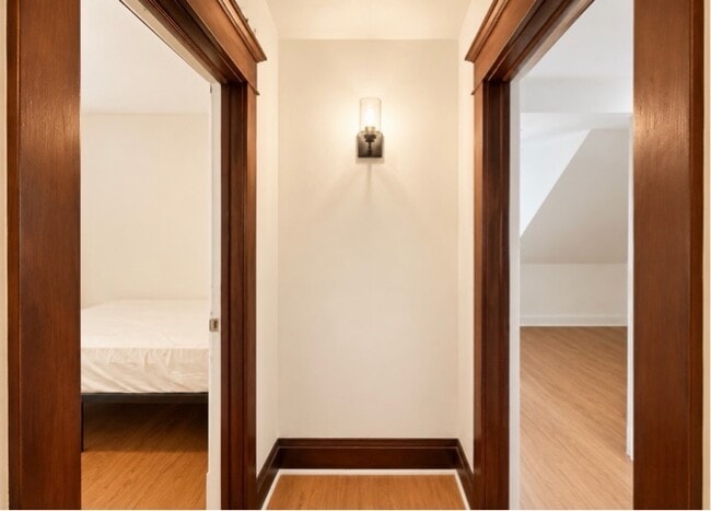 Building Photo - 99 Custer St