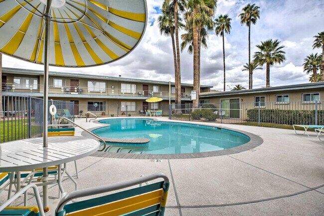 Building Photo - 6805 E 2nd St