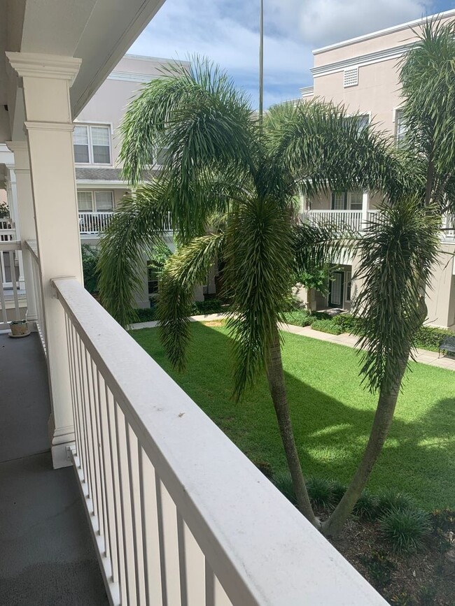 Building Photo - 571 Water St