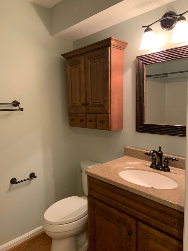 Building Photo - Gorgeous 2BR Somerset Village Condo