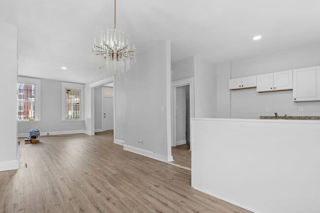 Building Photo - 4 Bedroom 2 Bathroom in Lower Edmondson Village
