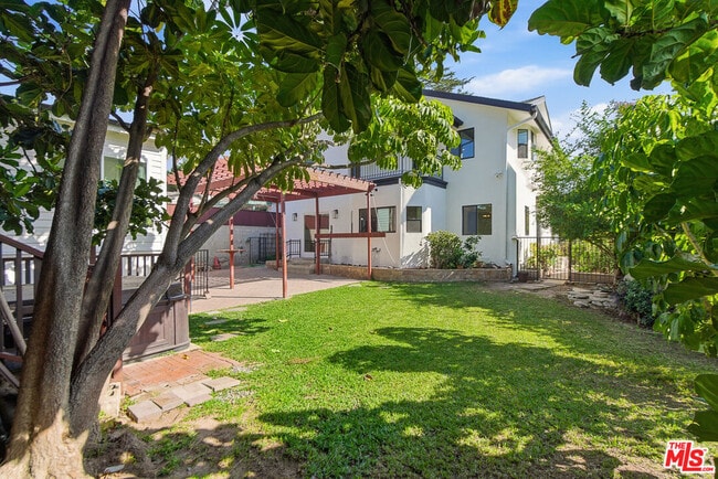 Building Photo - 1301 Angelus Ave