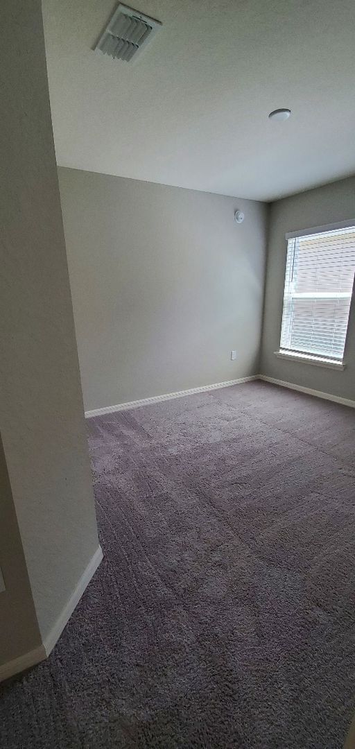 Building Photo - Beautiful 4-Bedroom, 2-Bathroom in Lakeland