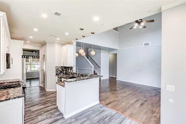 Building Photo - 20913 Mandrake Dr