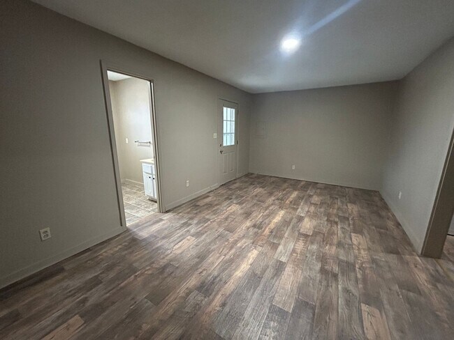 Building Photo - 430 S Washington Ave