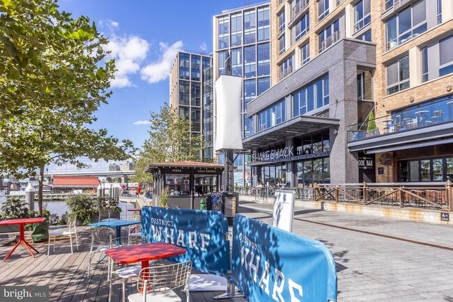 Building Photo - 1425 4th St SW