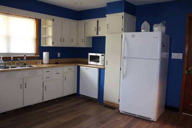 Building Photo - 414 Lee Dr