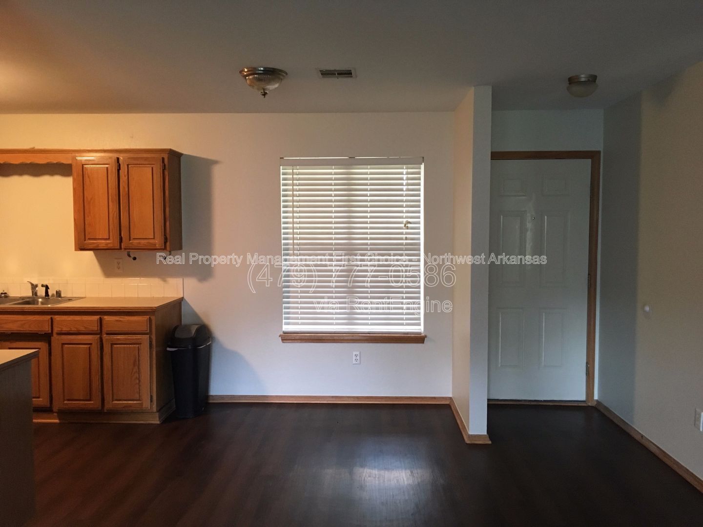 Building Photo - 4433 W Cheyenne Dr