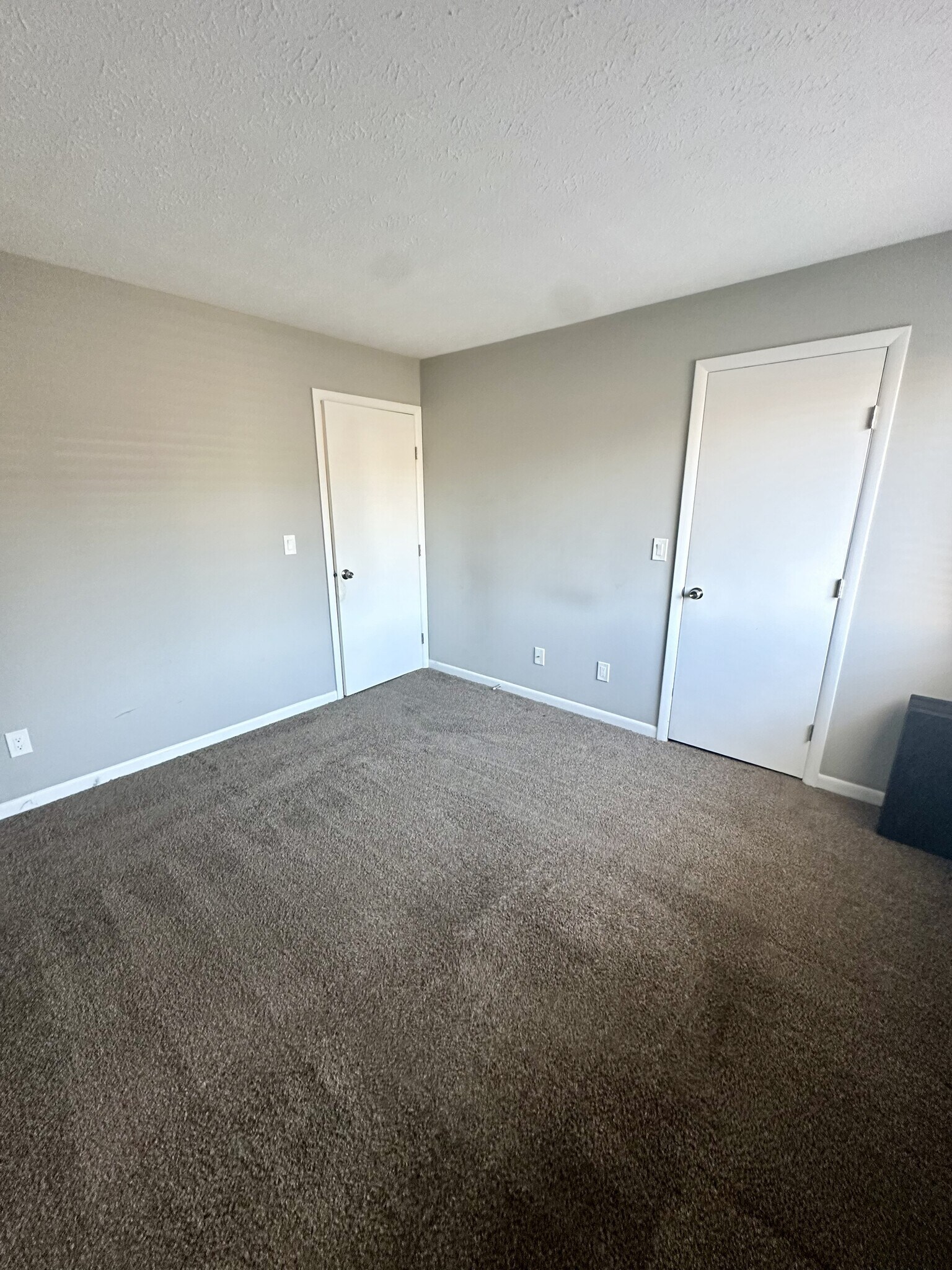 Building Photo - 8854 Eagleview Dr