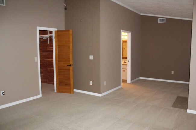 Building Photo - 3 bed 2 bath Home in Port Orange