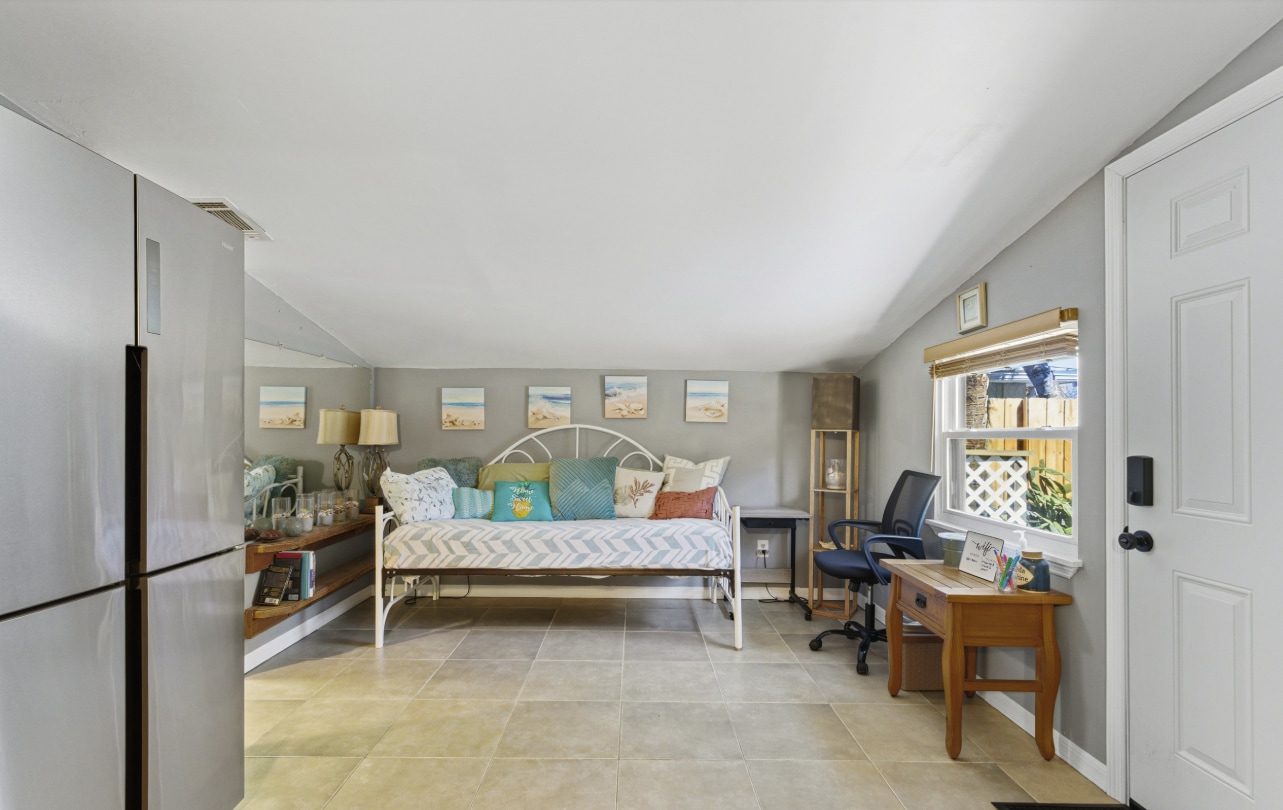 Building Photo - 1811 Eastern Dr