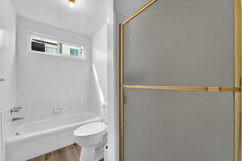 Building Photo - 1009 N Edinburgh Ave