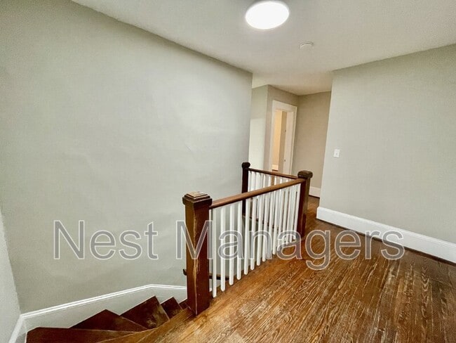 Building Photo - 1312 Summitt Ave