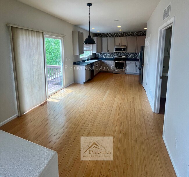 Building Photo - 7215 Edgebrook Dr