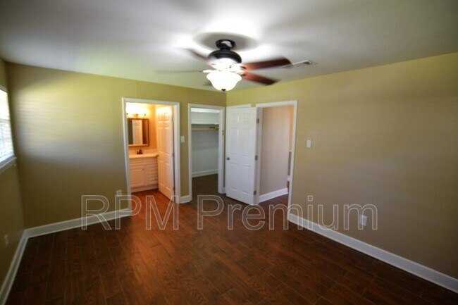 Building Photo - 12299 Sherbrook Dr