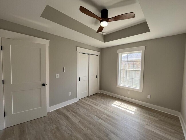 Building Photo - 4840 McCall Ln