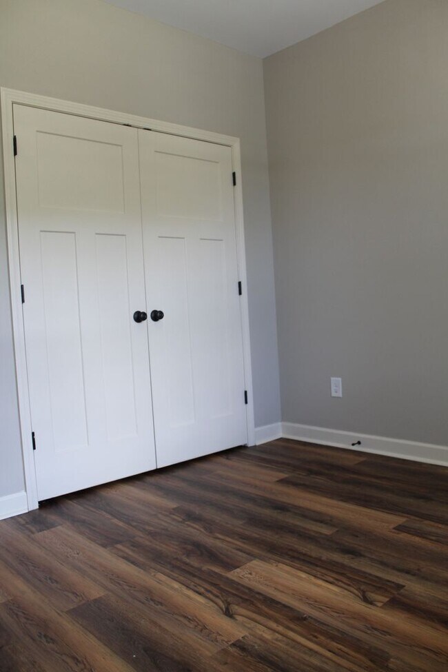 Building Photo - 3 Bed/2 Bath Home - Desirable Planter's Ridge Subdivision/CBA Schools