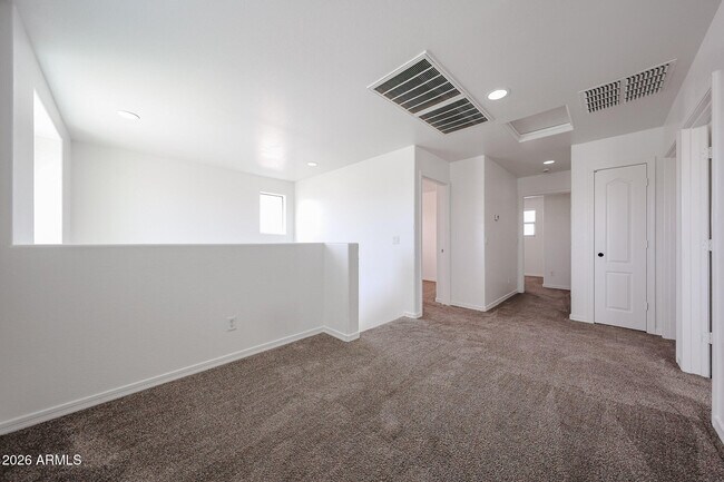 Building Photo - 41298 W Park Hill Dr
