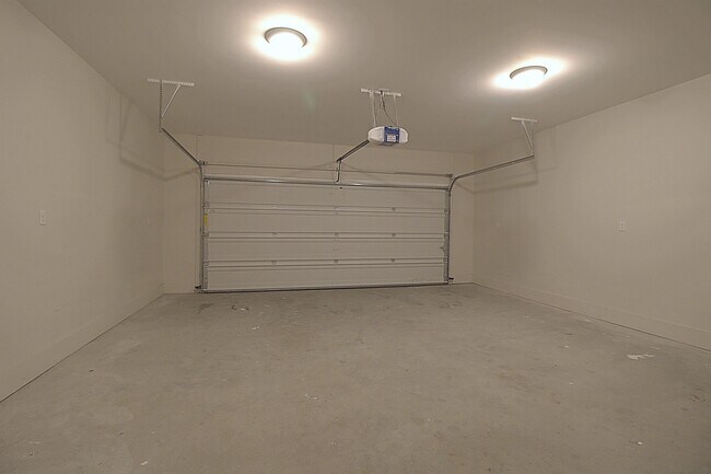 Building Photo - 38 Griffin Rd