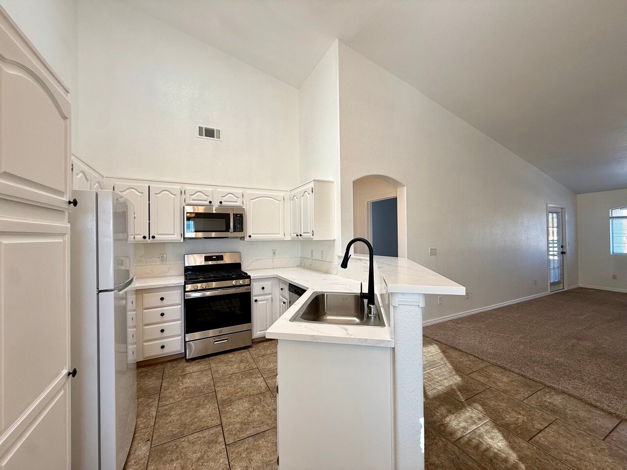 Building Photo - 3320 S Fort Apache Rd