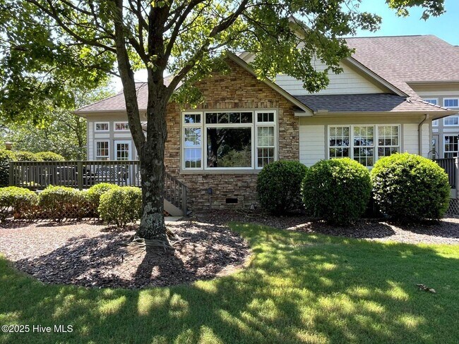 Building Photo - 150 Starland Ln