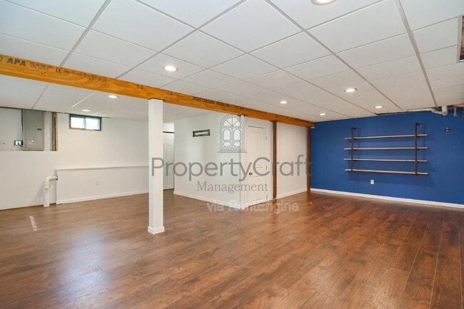 Building Photo - 6 Meeting House Ln