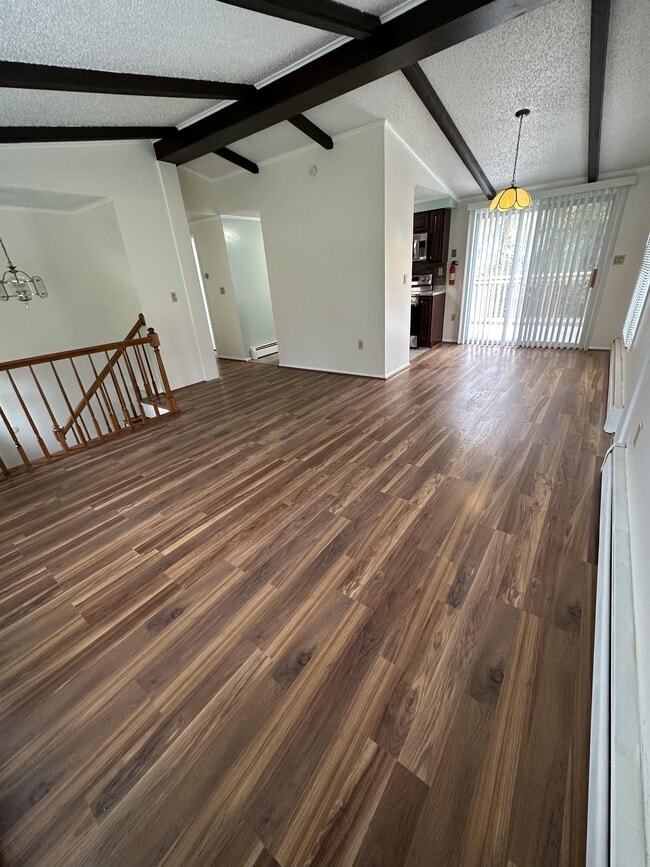 Building Photo - 61 Belgium Hill Rd