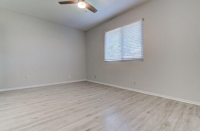 Building Photo - 12302 Deer Falls Dr