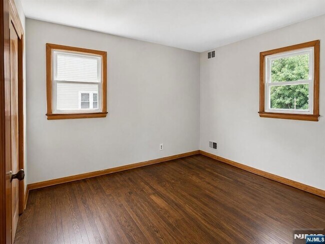 Building Photo - 432 Hamilton Pl