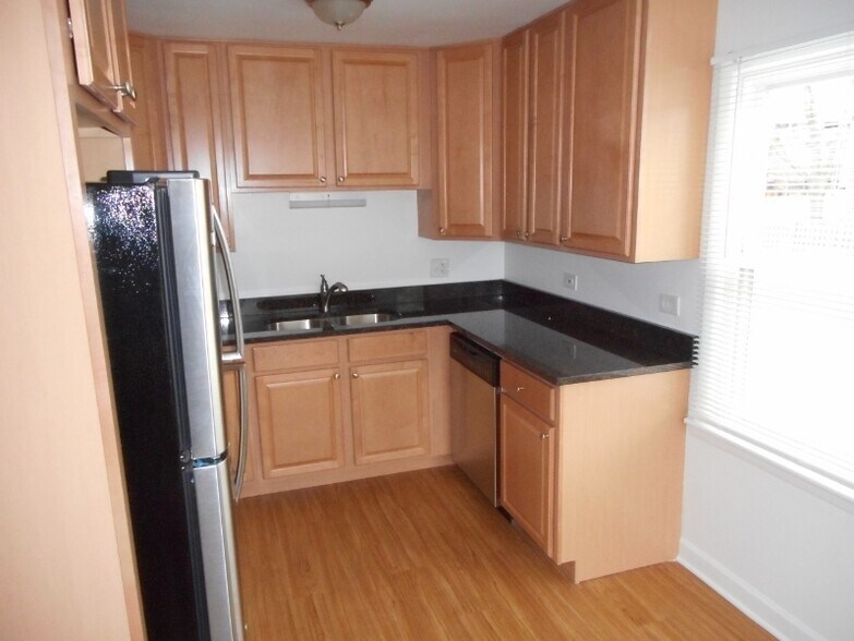 Building Photo - 240 N Smith St