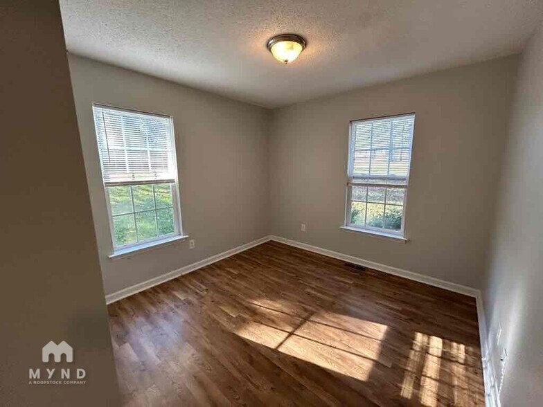 Building Photo - 366 Lockwood Dr