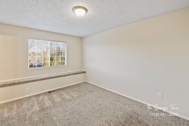 Building Photo - COUNTRYSIDE 3BD/2BA in FOUNTAIN - Security Deposit Waiver Available