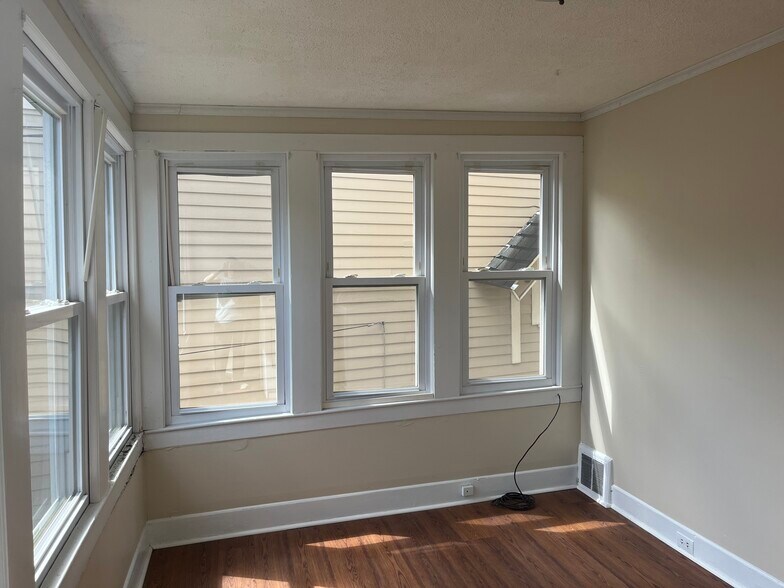 Laundry Room - 715 Cattell St